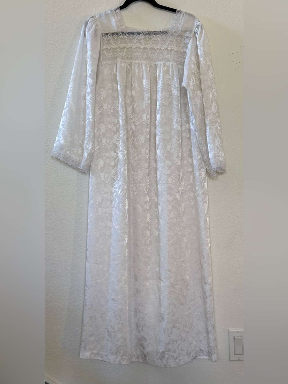 Christian Dior Vintage Floral Jacquard Lace Yoke Maxi Nightgown Large white